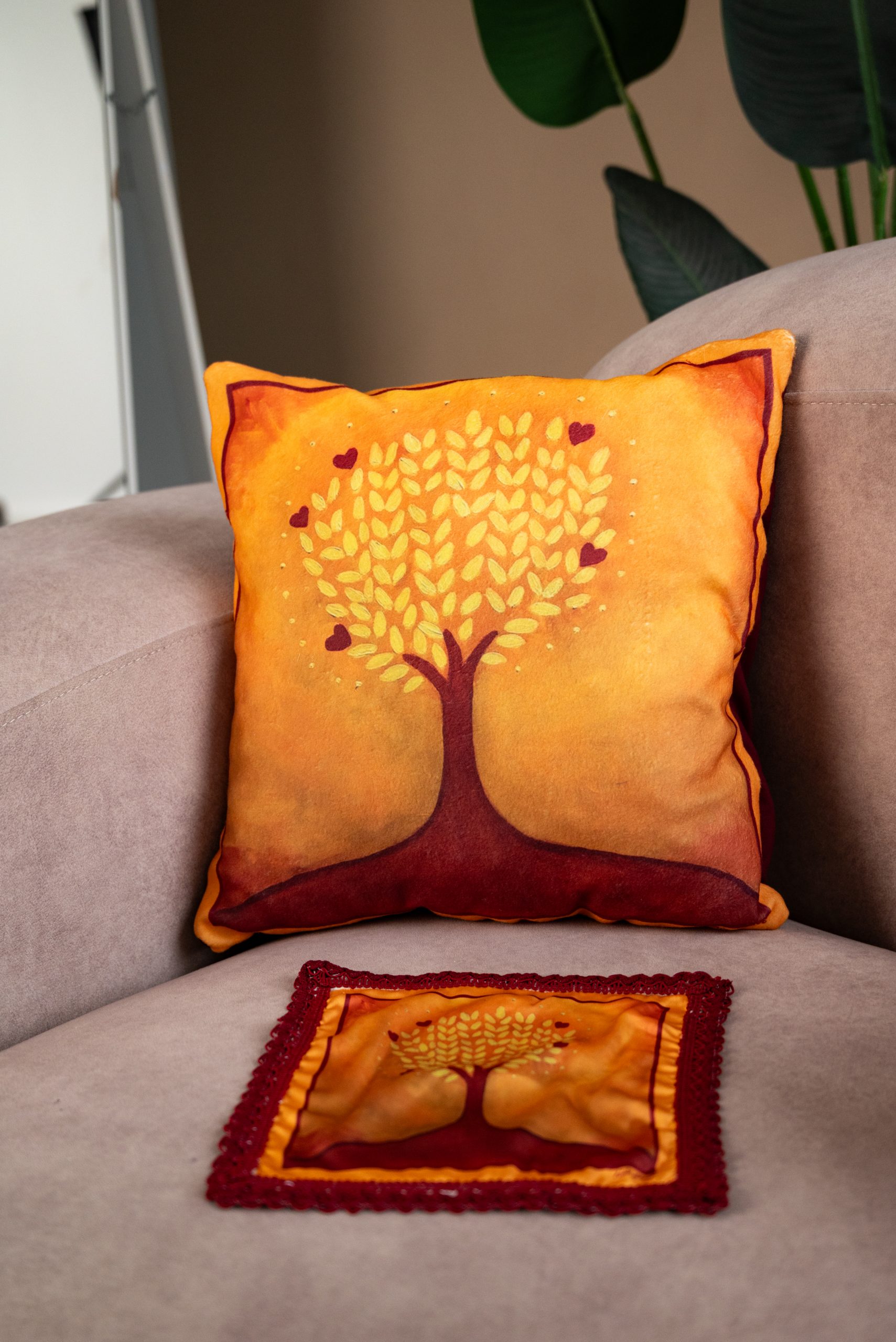 подушка гарного настрою